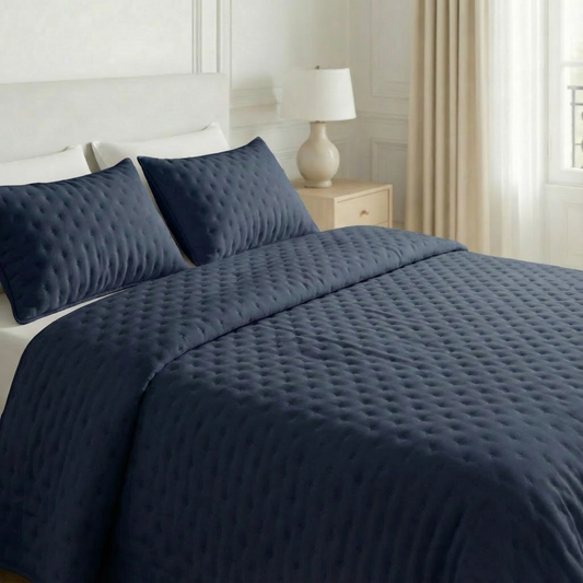 Effen doorgestikte sprei, donkerblauw, zacht aanvoelend