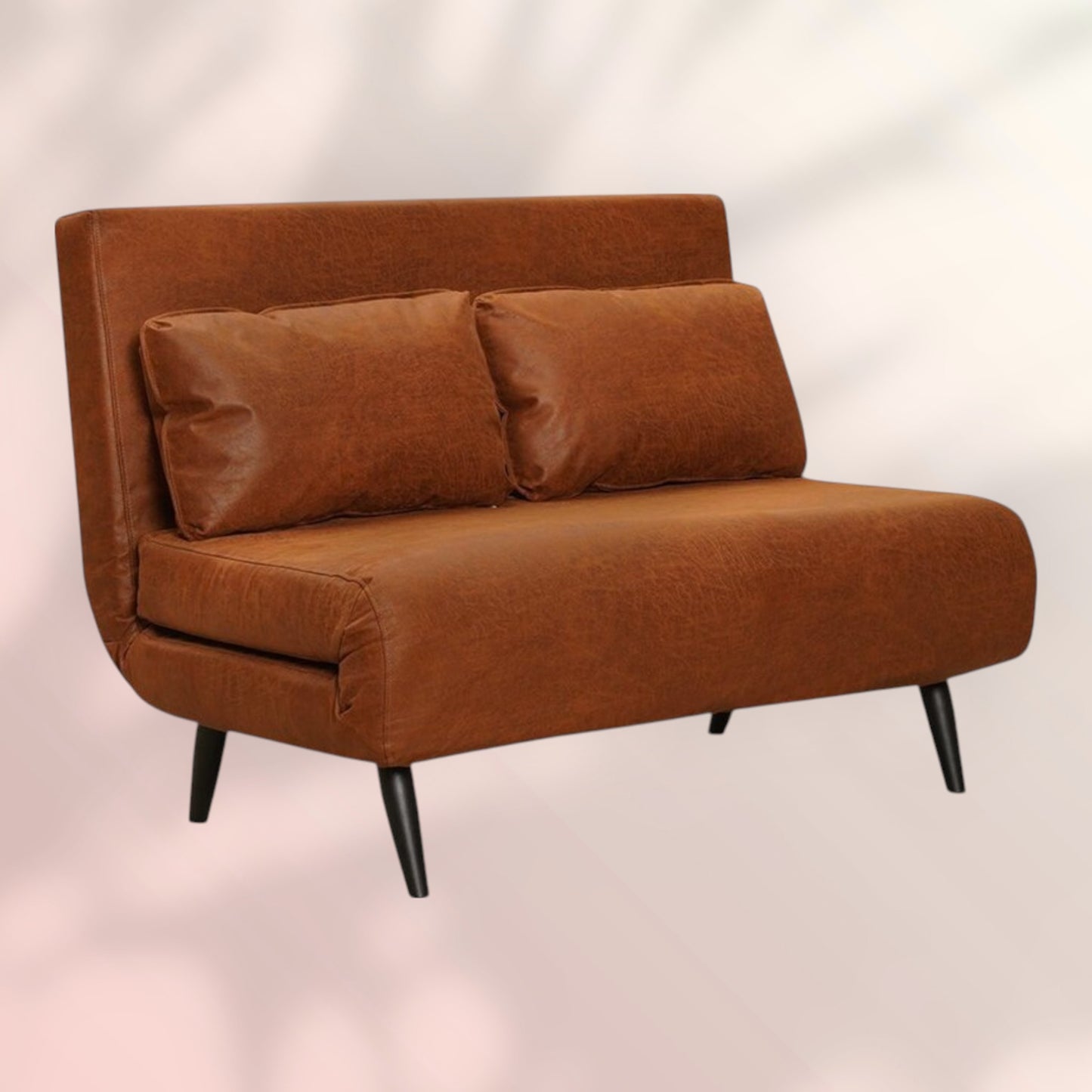 Slaapbank 1,5 persoons Kristian cognac eco-leer, stijlvol en comfortabel voor jouw woonkamer. Perfect voor elk interieur.